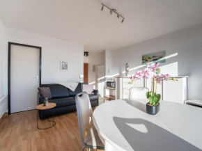 Apartment Appartement 64-202 by Interhome